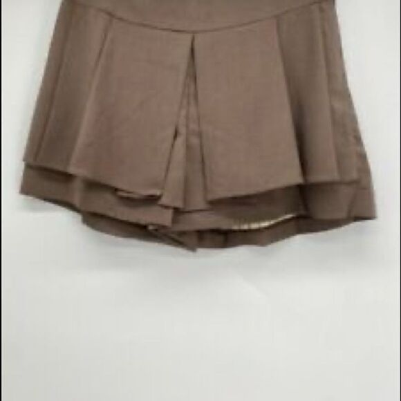 Line and Dot Womens Pleated High Rise Shorts - Picture 2 of 12